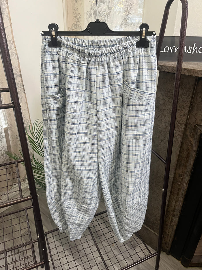 Vienna Plaid Tulip Style Barrel Trousers