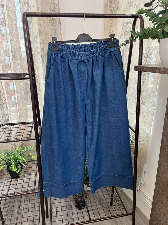 Aubrey Wide Leg Turn Up Detail Jeans