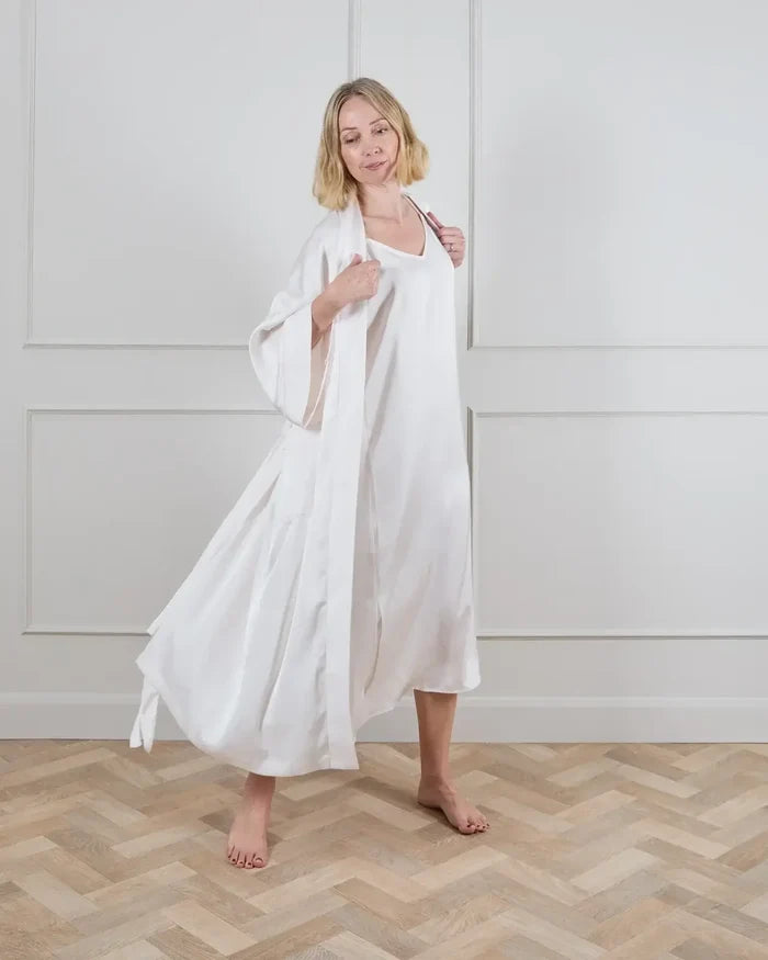 Chalk UK - Cali 100% Satin Robe, Off White