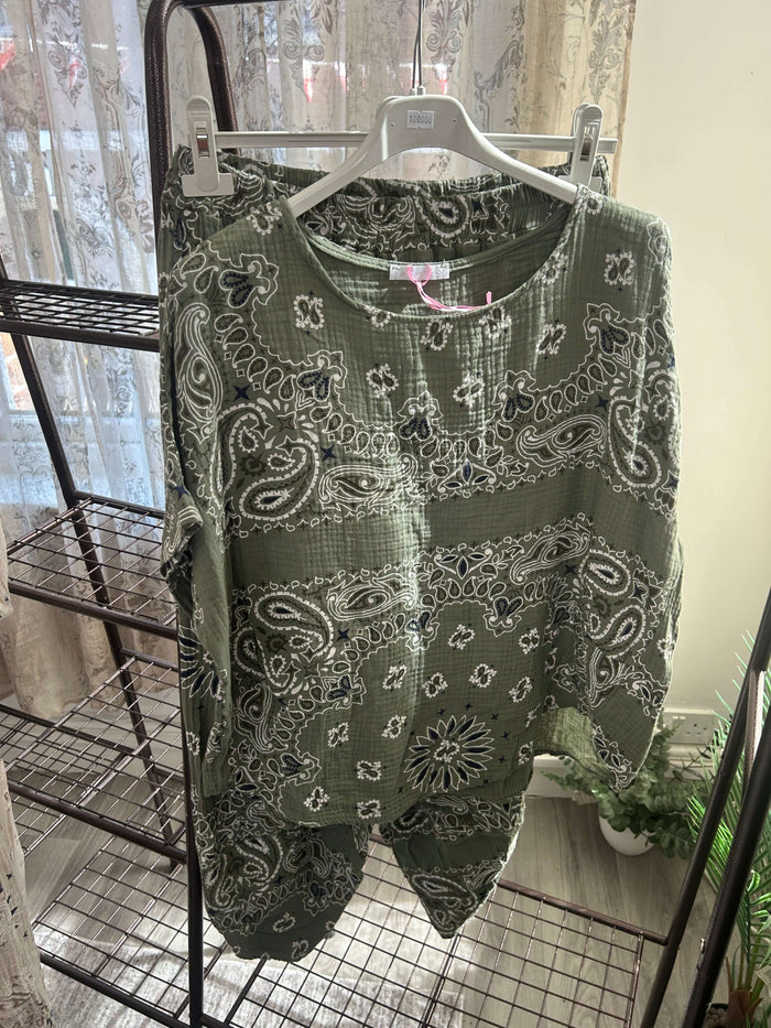 Cheesecloth Bandana Print Trousers and Top Set