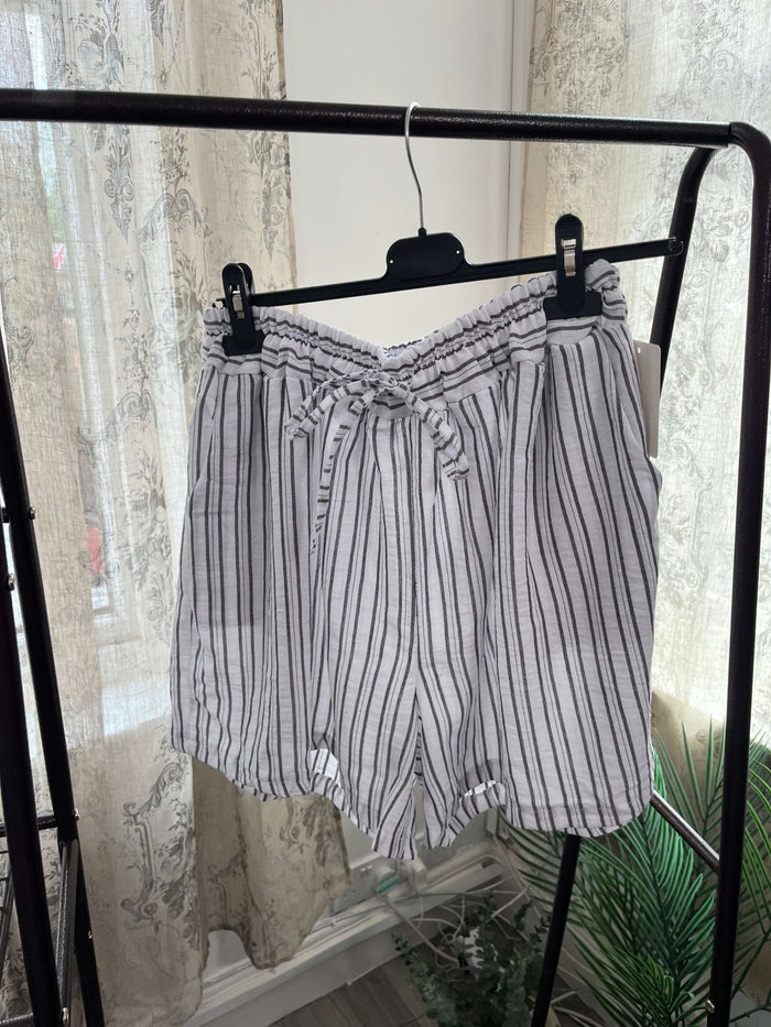Charcoal/White