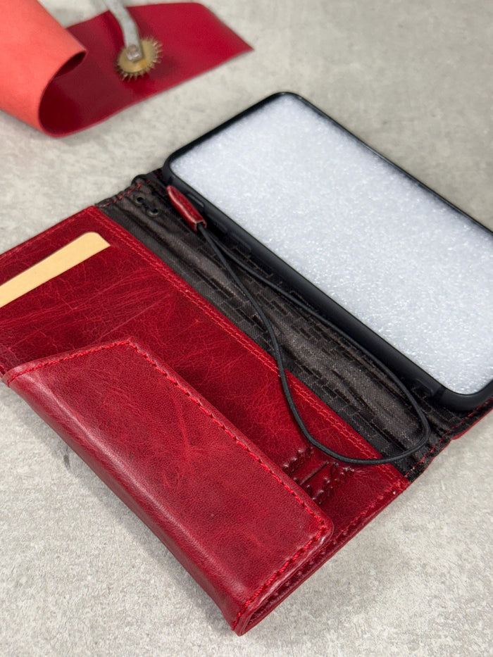 Genuine Leather Galaxy S22 S23 S24 Ultra Wallet Case: Red Heart