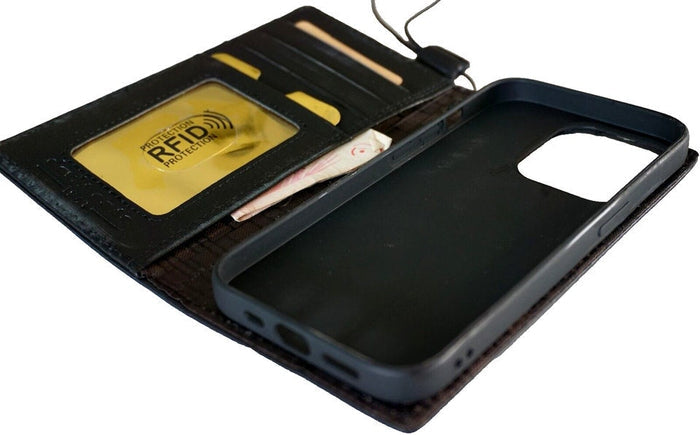 Genuine Leather Galaxy Wallet Case: Crocodile Art Black Cover