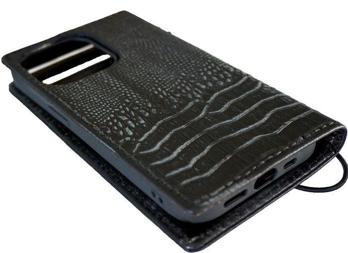 Genuine Leather Galaxy Wallet Case: Crocodile Art Black Cover