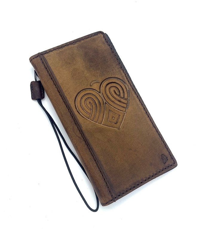 Genuine Leather Galaxy Wallet Case: Vintage Heart Design