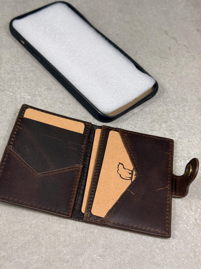 Handmade Genuine Leather iPhone Case: Crocodile Art Stitch