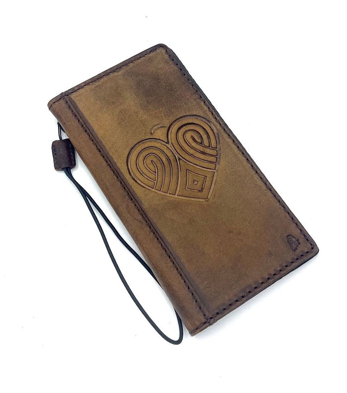 Handmade Leather iPhone Wallet Case: Vintage Heart Design