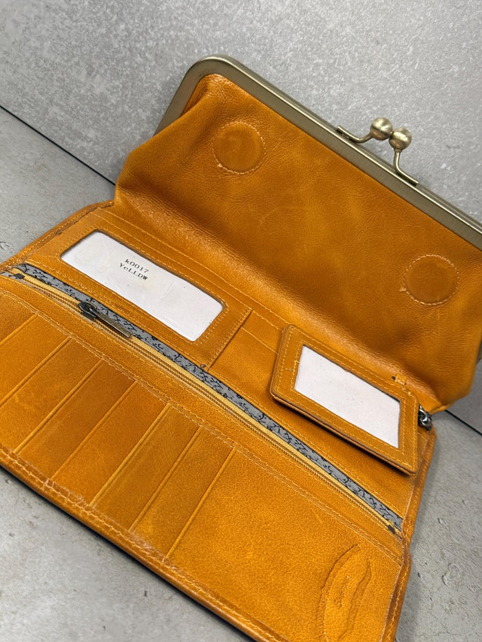 Handmade Leather Kiss Lock Wallet – Vintage Style Card Holder