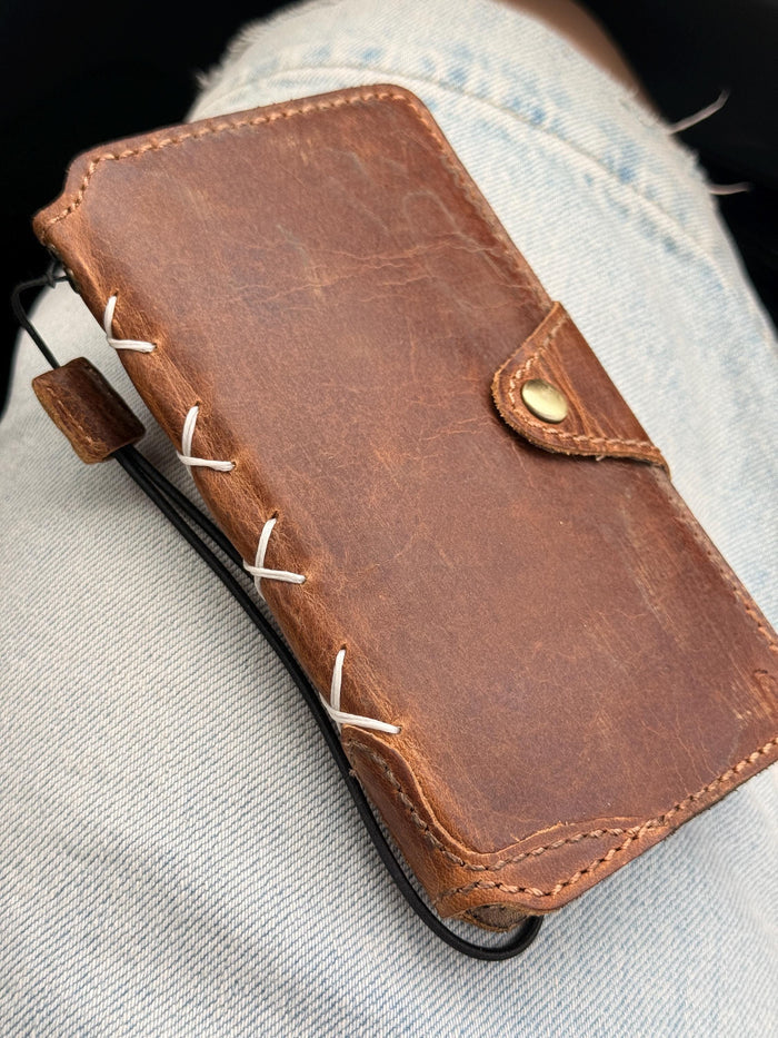 Handmade Leather Wallet Case for Google Pixel: Retro Card Holder with Zipper