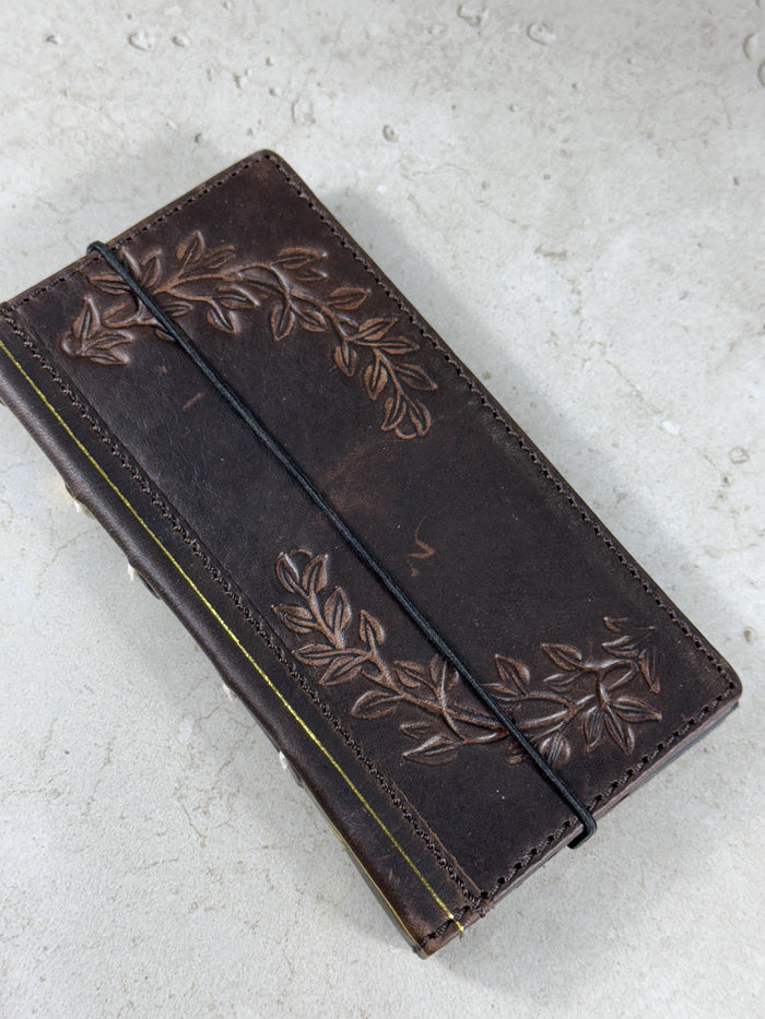 Handmade Leather Wallet Case for Google Pixel: Retro Card Holder with Zipper