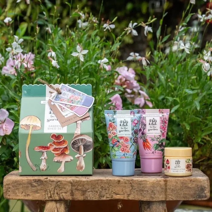 Heathcote & Ivory In The Garden Soothe & Scrub Hut