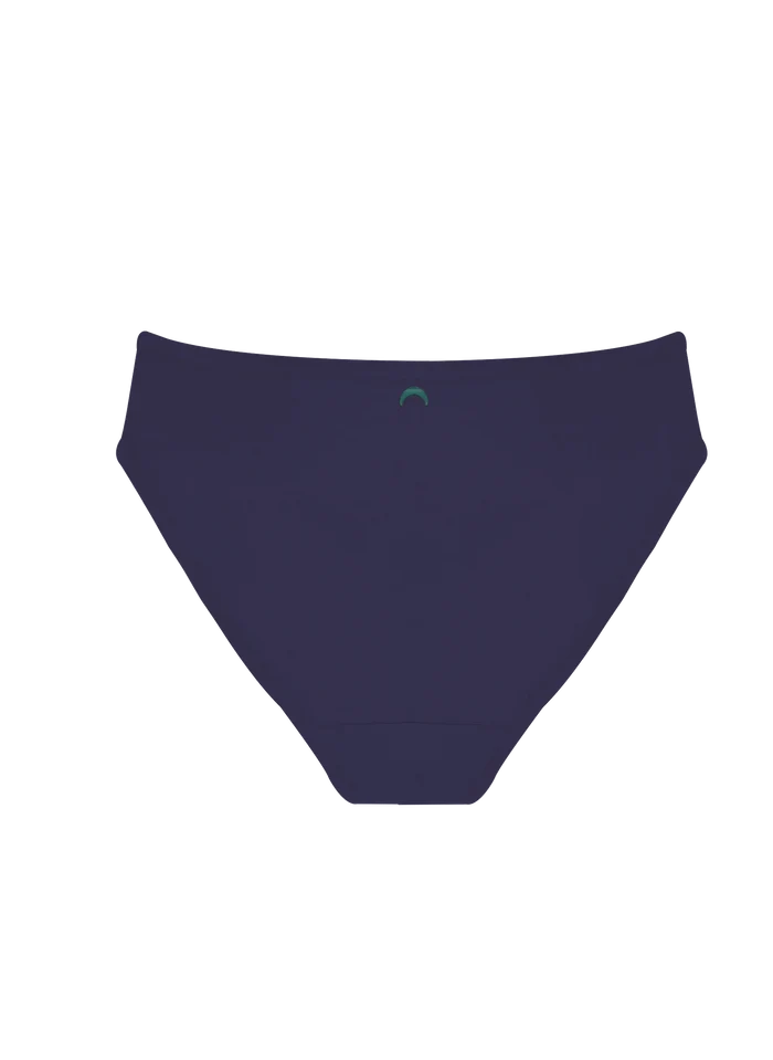 MEDIUM / Navy