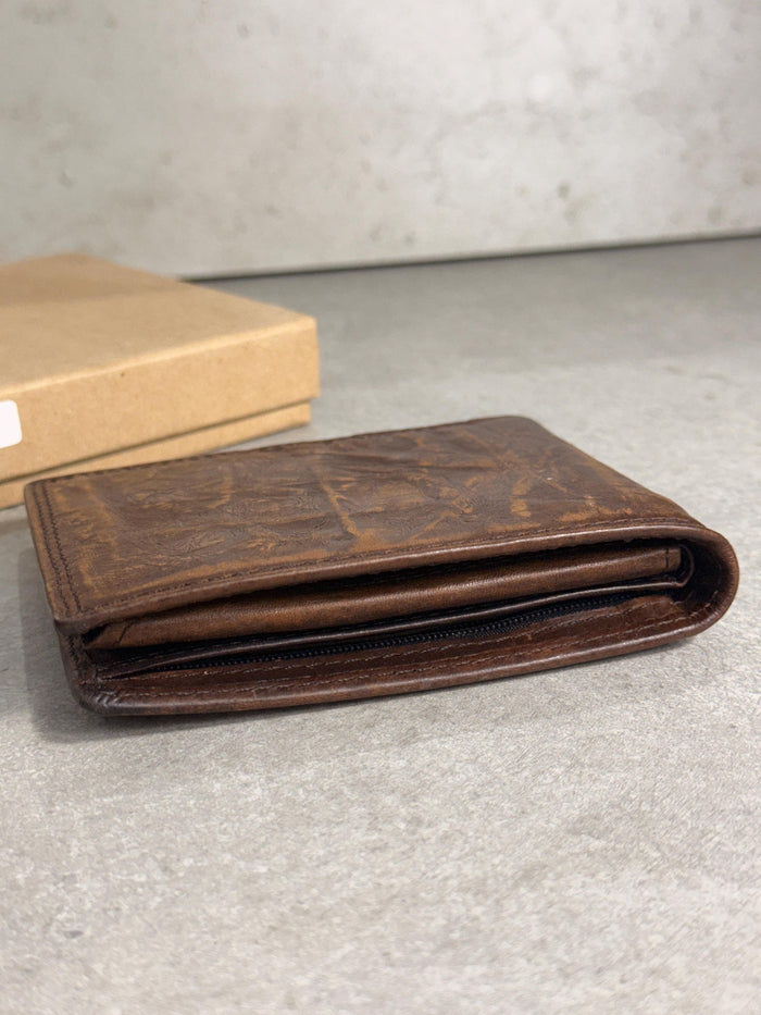 Leather wallet card slots  bill compartments thin design Hand-Stitched  Davidov art