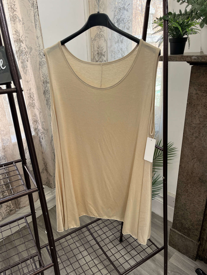 Lightweight Round Neck Swing Vest