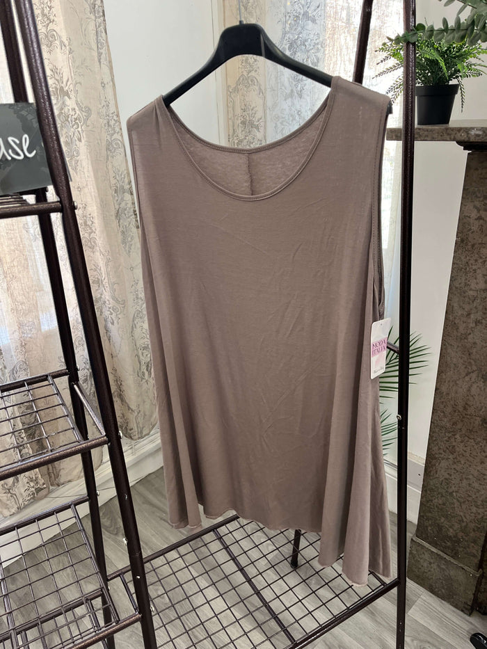 Lightweight Round Neck Swing Vest