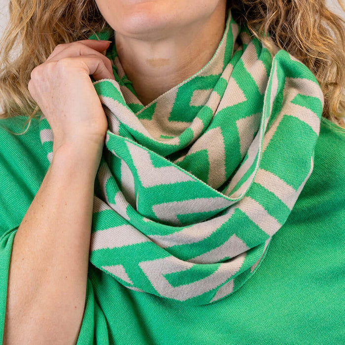 POM925 - Jade mix geometric recycled snood