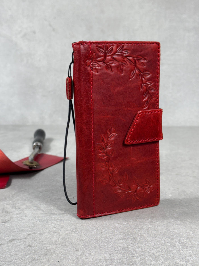 Red Leather Wallet Case for Google Pixel: Vintage Magnetic Card Holder