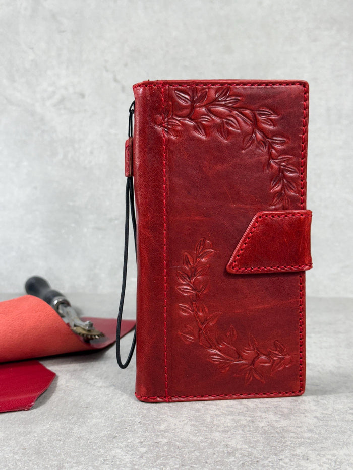 Red Leather Wallet Case for Google Pixel: Vintage Magnetic Card Holder