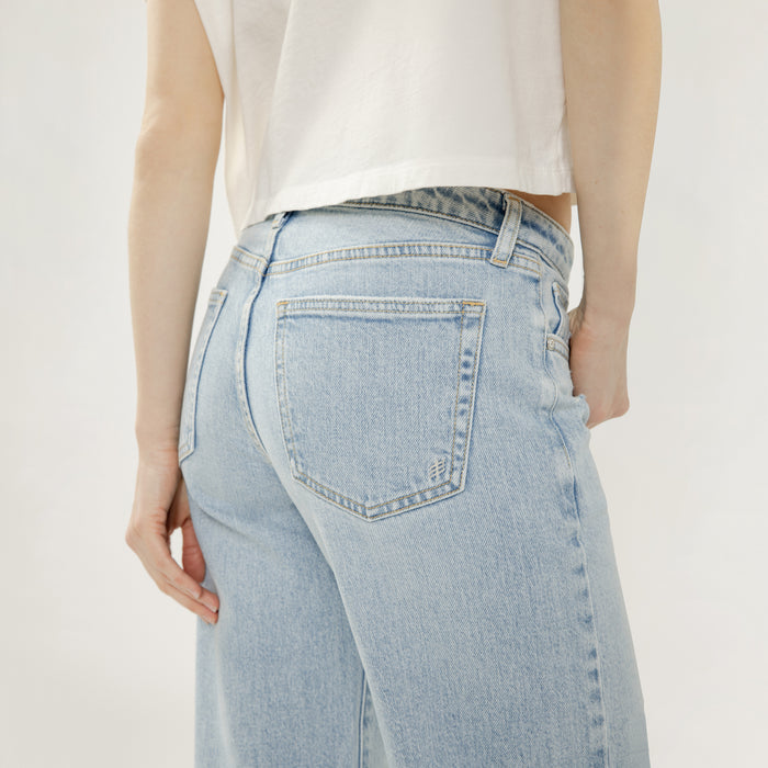 Silver Jeans – Loose & Low – Barefoot