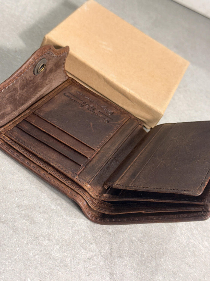Tik Tak Slim Leather Wallet – Minimalist & Lightweight